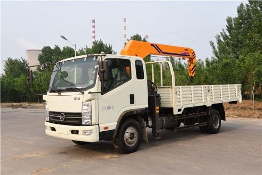 點(diǎn)擊查看詳細(xì)信息<br>標(biāo)題：5噸凱馬隨車吊 閱讀次數(shù)：2493