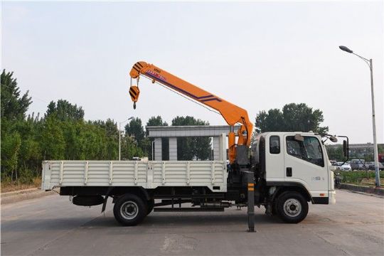 點(diǎn)擊查看詳細(xì)信息<br>標(biāo)題：5噸凱馬隨車吊3節(jié)臂 閱讀次數(shù)：2721