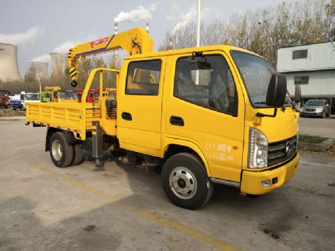 點擊查看詳細信息<br>標題：凱馬雙排隨車吊 閱讀次數(shù)：2078