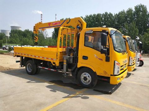 點(diǎn)擊查看詳細(xì)信息<br>標(biāo)題：4噸唐駿隨車吊 閱讀次數(shù)：2051