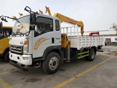 點(diǎn)擊查看詳細(xì)信息<br>標(biāo)題：5噸重汽豪曼隨車吊 閱讀次數(shù)：2823